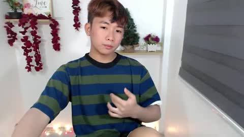 Snapshot of totalbabe1x chatting on 01-28-25, 12:11 totalbabe1x online show from 01-28-25, 12:11
