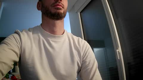 Snapshot of totorino101189 chatting on 05-19-26, 02:01 TOTORINO online show from 05-19-26, 02:01