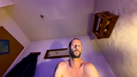 Snapshot of toxic2256191 chatting on 10-31-25, 01:28 Toxic online show from 10-31-25, 01:28