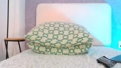 Snapshot of tracielowe_w chatting on 10-10-25, 04:22 tracielowe_w online show from 10-10-25, 04:22