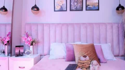 Snapshot of tracy_lee_ chatting on 02-03-26, 08:36 Tracy online show from 02-03-26, 08:36