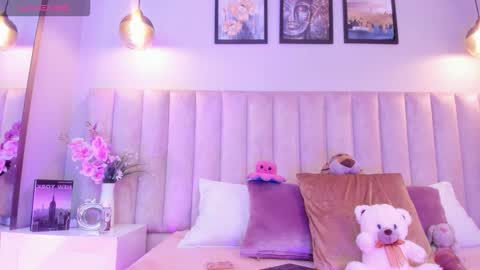 Snapshot of tracy_lee_ chatting on 02-05-26, 08:35 Tracy online show from 02-05-26, 08:35