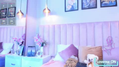 Snapshot of tracy_lee_ chatting on 02-16-26, 06:15 Tracy online show from 02-16-26, 06:15