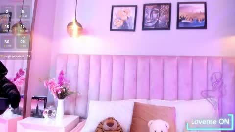 Snapshot of tracy_lee_ chatting on 03-06-26, 09:00 Tracy online show from 03-06-26, 09:00