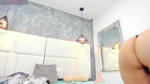 Tracy Wright online show from 03-08-26, 02:04