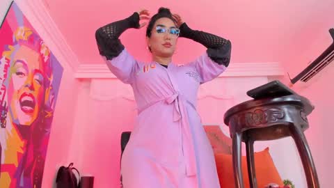 Juliana Giiraldo  online show from 09-11-25, 01:44