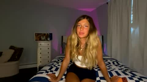 Snapshot of transgirl007 chatting on 07-11-26, 10:44 transgirl007 online show from 07-11-26, 10:44