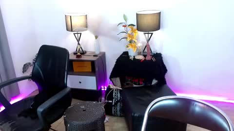 Selena the real cummer online show from 01-04-25, 03:17