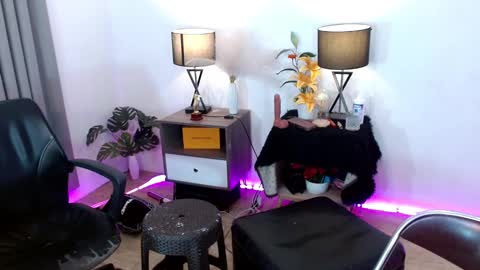 Selena the real cummer online show from 01-05-25, 03:13