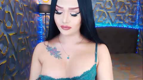 Snapshot of transplayfullolivia chatting on 01-23-25, 02:23 KYLIE BELLA TS online show from 01-23-25, 02:23