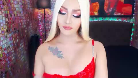 Snapshot of transplayfullolivia chatting on 02-12-25, 02:14 KYLIE BELLA TS online show from 02-12-25, 02:14