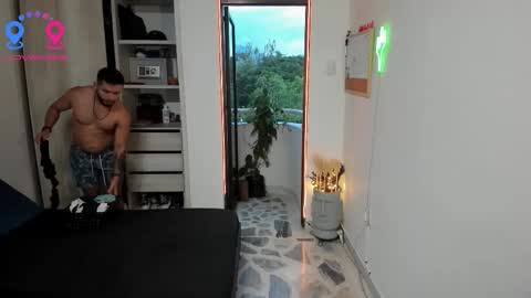 Snapshot of travis_bakerr chatting on 09-20-25, 10:44 travis bakerr online show from 09-20-25, 10:44