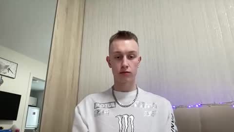 Snapshot of travis_gracile chatting on 04-01-26, 10:38 Travis online show from 04-01-26, 10:38