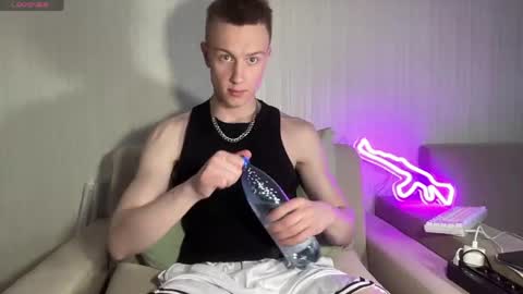 Travis online show from 06-04-26, 09:26