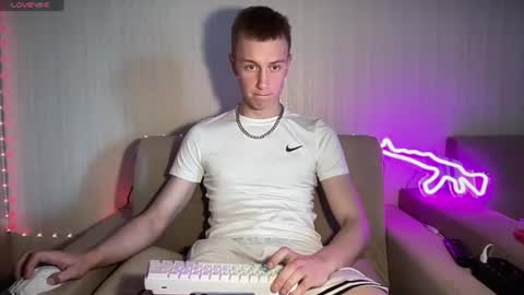 Travis online show from 06-18-26, 08:58