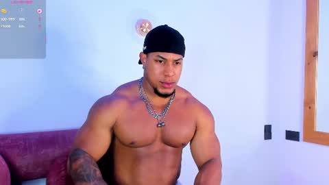Snapshot of travis_lenox_ chatting on 06-21-26, 02:25 Travis online show from 06-21-26, 02:25