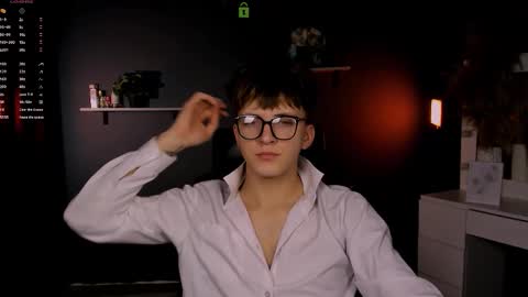 Travis online show from 10-07-25, 07:22