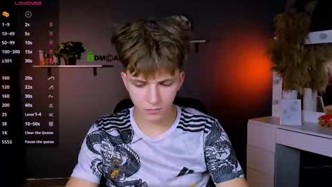 Travis online show from 10-08-25, 07:11