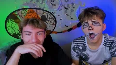 Travis online show from 10-23-25, 06:39