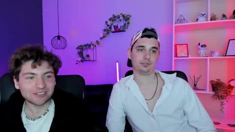 Travis online show from 04-27-26, 11:08