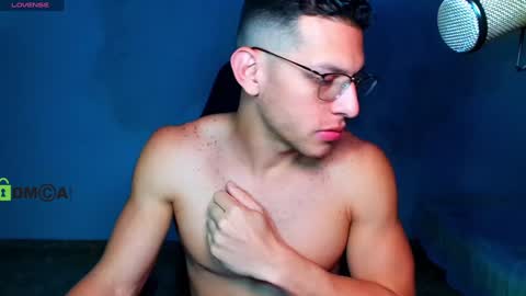 Snapshot of travisdiamonds chatting on 12-16-24, 12:04 TRAVIS. online show from 12-16-24, 12:04