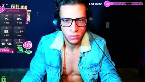 Snapshot of travisdiamonds chatting on 09-18-25, 08:05 TRAVIS. online show from 09-18-25, 08:05