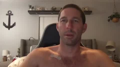 Snapshot of traviskenn chatting on 01-03-25, 11:33 TravisKenn online show from 01-03-25, 11:33