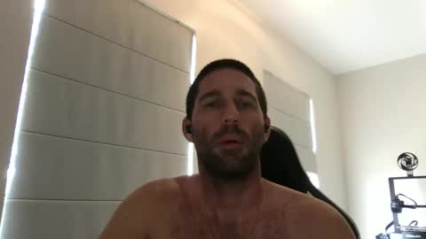 Snapshot of traviskenn chatting on 02-25-25, 05:36 TravisKenn online show from 02-25-25, 05:36