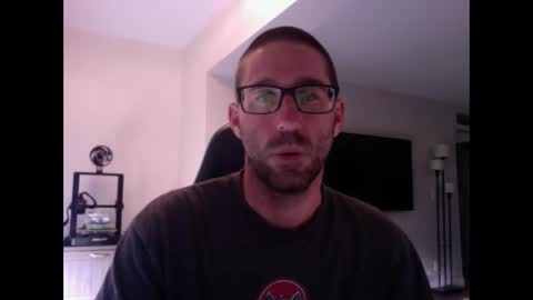 Snapshot of traviskenn chatting on 03-06-25, 01:03 TravisKenn online show from 03-06-25, 01:03