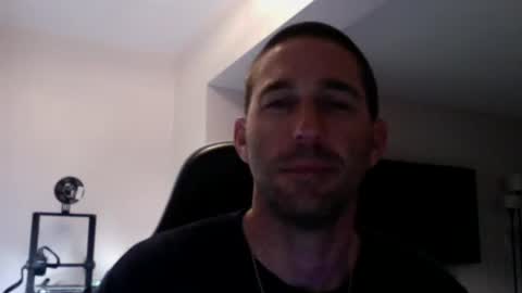 Snapshot of traviskenn chatting on 03-10-25, 12:04 TravisKenn online show from 03-10-25, 12:04