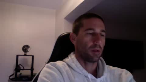 Snapshot of traviskenn chatting on 03-11-25, 11:44 TravisKenn online show from 03-11-25, 11:44
