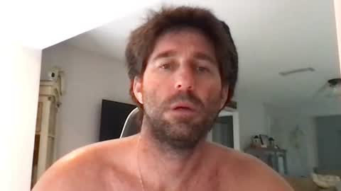 Snapshot of traviskenn chatting on 11-09-25, 02:48 TravisKenn online show from 11-09-25, 02:48