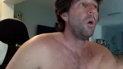 Snapshot of traviskenn chatting on 11-13-25, 09:03 TravisKenn online show from 11-13-25, 09:03