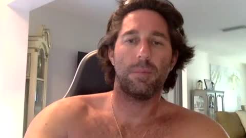 Snapshot of traviskenn chatting on 01-16-26, 07:51 TravisKenn online show from 01-16-26, 07:51