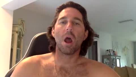 Snapshot of traviskenn chatting on 02-15-26, 07:10 TravisKenn online show from 02-15-26, 07:10