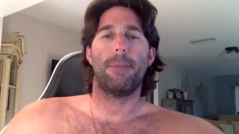 Snapshot of traviskenn chatting on 02-20-26, 12:38 TravisKenn online show from 02-20-26, 12:38