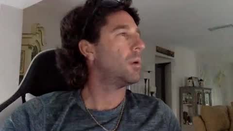 Snapshot of traviskenn chatting on 03-01-26, 09:28 TravisKenn online show from 03-01-26, 09:28