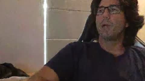 Snapshot of traviskenn chatting on 03-31-26, 11:32 TravisKenn online show from 03-31-26, 11:32