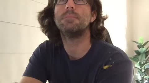 Snapshot of traviskenn chatting on 05-04-26, 11:39 TravisKenn online show from 05-04-26, 11:39