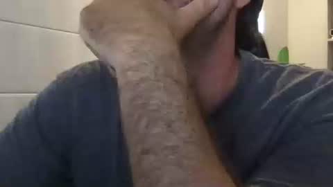 Snapshot of traviskenn chatting on 05-11-26, 06:05 TravisKenn online show from 05-11-26, 06:05