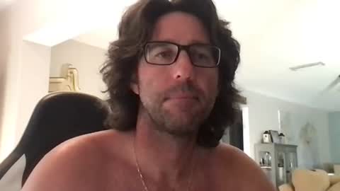 Snapshot of traviskenn chatting on 05-13-26, 11:40 TravisKenn online show from 05-13-26, 11:40