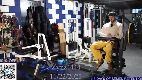 Snapshot of travonidas chatting on 11-22-25, 06:18 Greek God online show from 11-22-25, 06:18