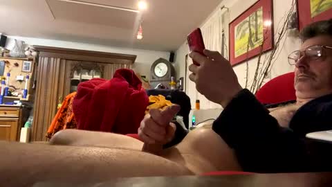 trebgeis1 online show from 02-25-25, 05:41