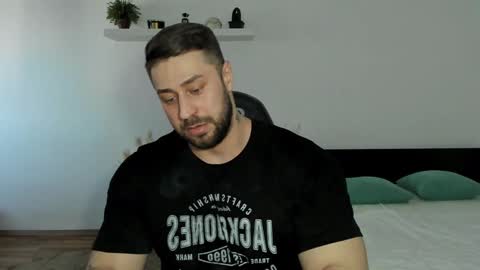 Snapshot of trentwest_ chatting on 01-09-25, 10:09 Trent online show from 01-09-25, 10:09