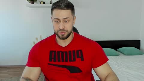 Snapshot of trentwest_ chatting on 01-19-25, 10:06 Trent online show from 01-19-25, 10:06