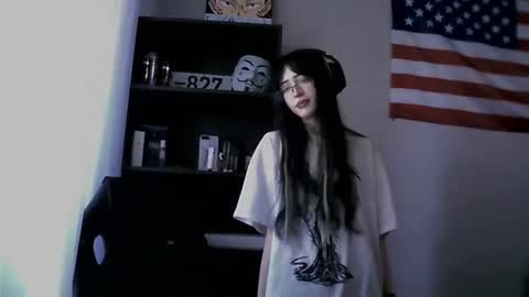 Snapshot of tressiedelaremore chatting on 06-16-26, 06:49 Megan online show from 06-16-26, 06:49