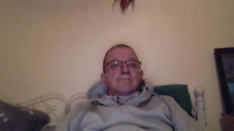 Fe-fi-fo-fum online show from 12-21-25, 11:06