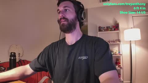 Snapshot of treyanthony chatting on 01-26-25, 11:29 decentanthony online show from 01-26-25, 11:29