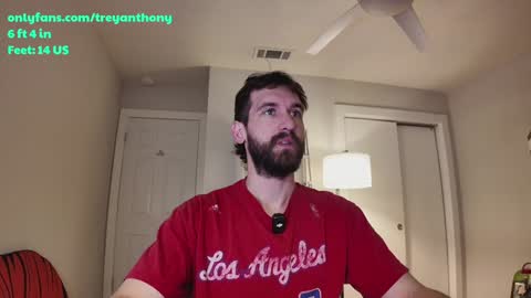 Snapshot of treyanthony chatting on 01-29-25, 02:21 decentanthony online show from 01-29-25, 02:21