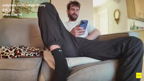 Snapshot of treyanthony chatting on 02-16-25, 07:38 decentanthony online show from 02-16-25, 07:38